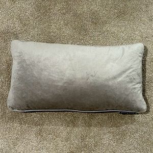 Pillow velvet light blue/silver